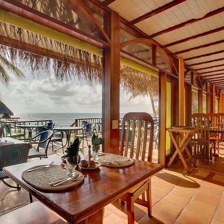 Robert'S Grove Beach Resort Placencia Restaurant bilde