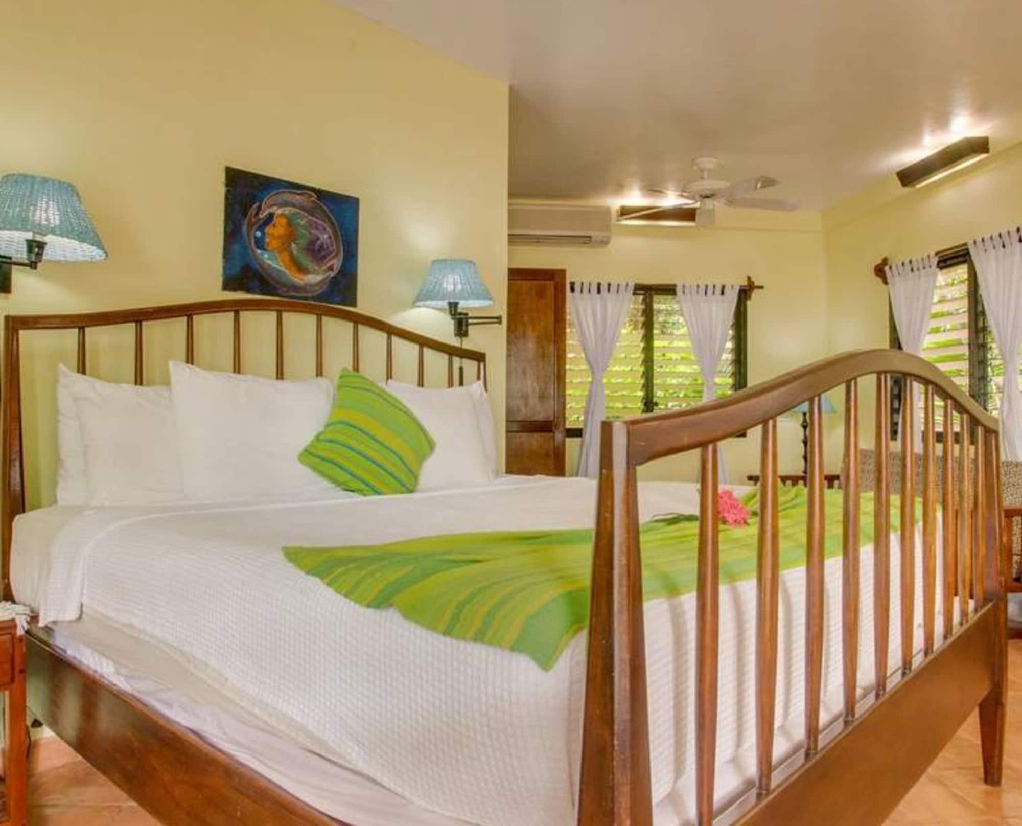 Robert'S Grove Beach Resort Placencia Eksteriør bilde