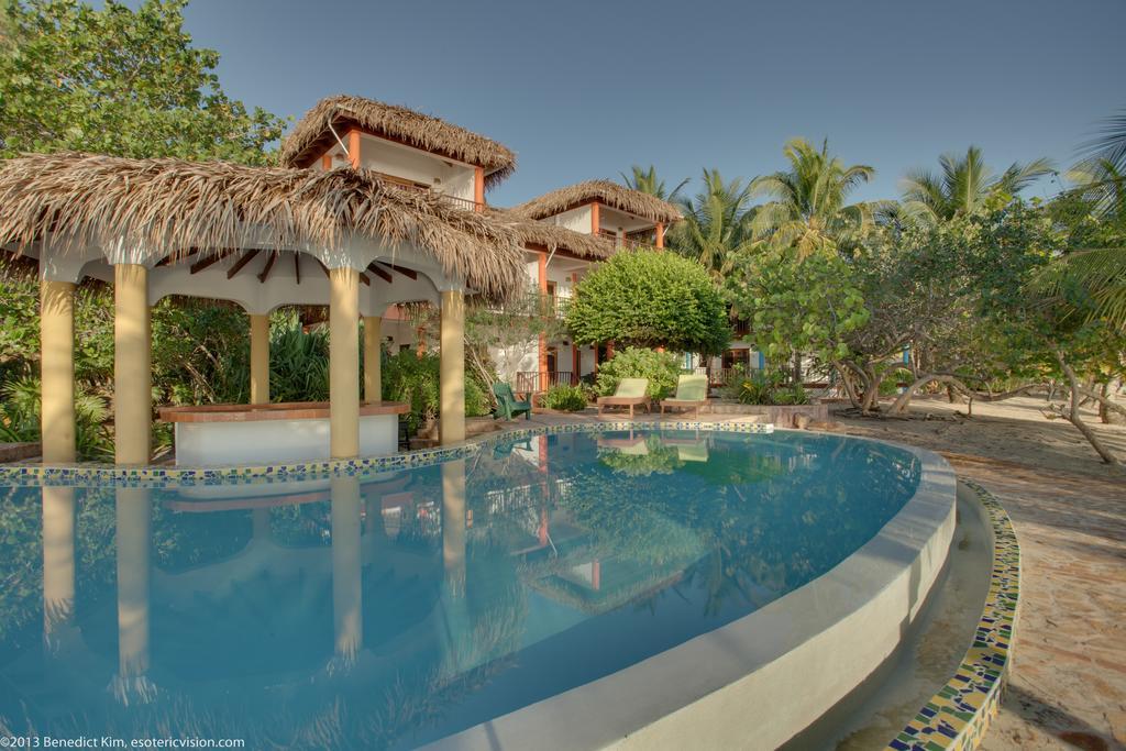 Robert'S Grove Beach Resort Placencia Eksteriør bilde